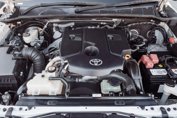 2019 Toyota HiLux GUN126R SR Cab Chassis Image 3