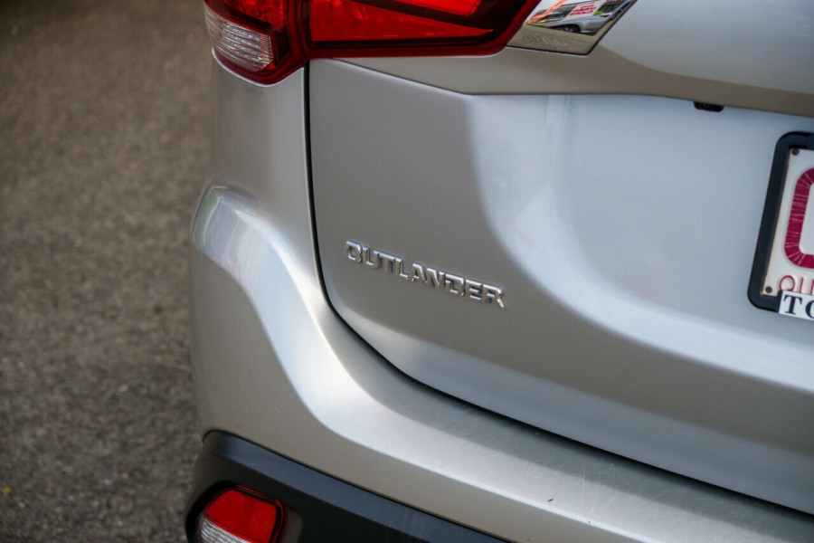 2019 Mitsubishi Outlander ZL ES SUV Image 7
