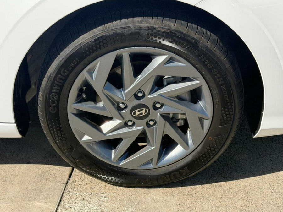 2024 MY25 Hyundai i30 CN7.V2 Elite Hybrid Sedan Image 9