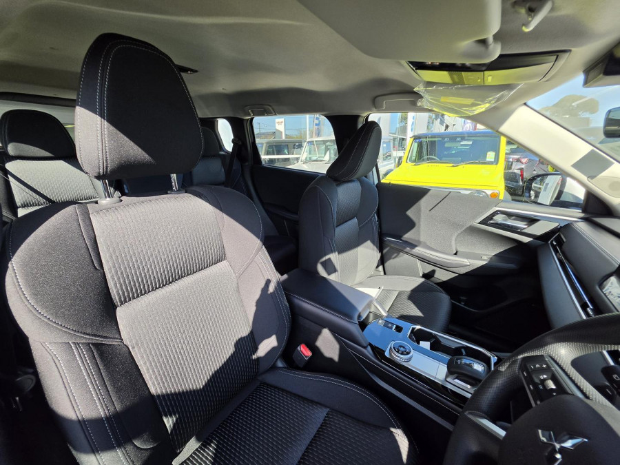 2026 Mitsubishi Outlander ZM ES SUV Image 16