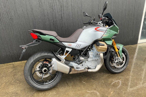 2023 Moto Guzzi V 100 Mandello S Sport Touring