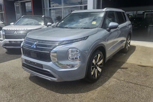 2025 Mitsubishi Outlander ZM Exceed SUV Image 1