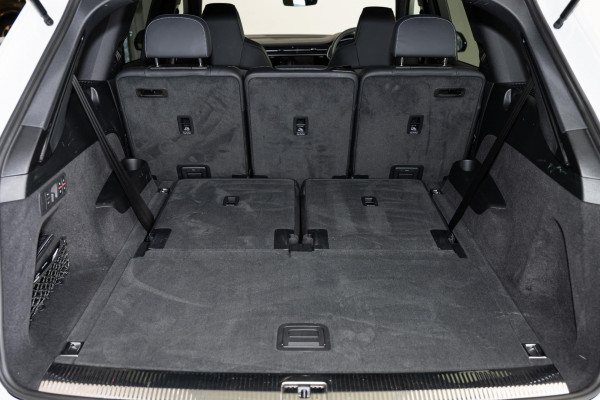 2025 Audi Q7 4M 50 TDI S line SUV image 21