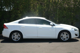 Volvo S60 T4 PwrShift Teknik F Series MY12