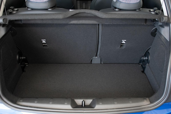 2025 MINI Cooper F65 C Classic Hatch image 18