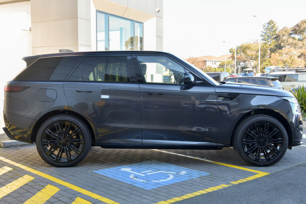 2026 Land Rover Range Rover Sport L461 P530 Autobiography SUV image 3