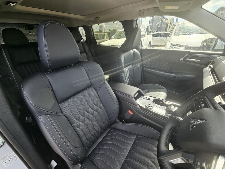 2025 Mitsubishi Outlander ZM Exceed SUV Image 15