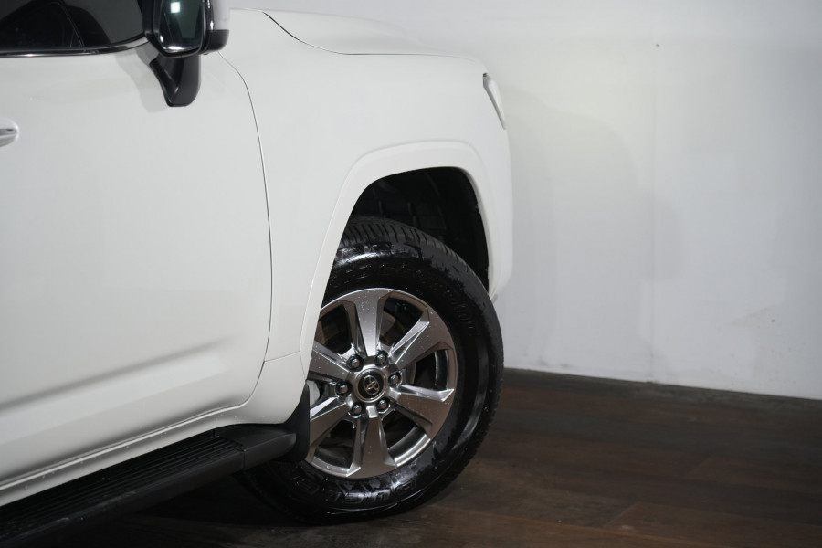 2025 Toyota LandCruiser Sahara SUV