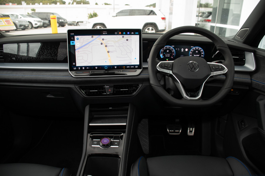 2025 Volkswagen Tayron R4 195TSI R-Line SUV Image 7