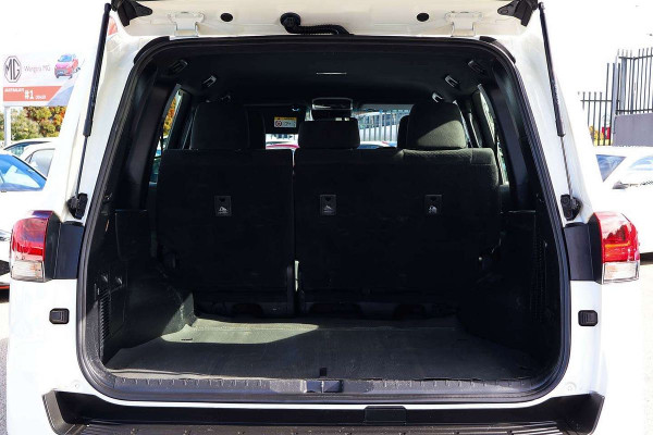 2023 Toyota LandCruiser FJA300R GX SUV Image 19