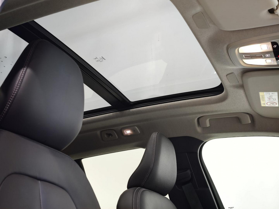 2025 Volvo XC40 XZ Plus B4 SUV Image 8
