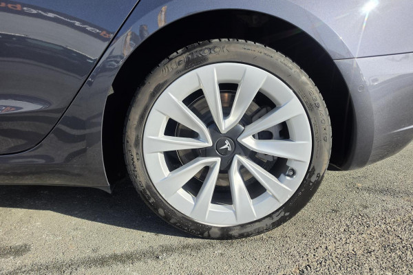 2021 Tesla Model 3  Long Range Sedan Image 11