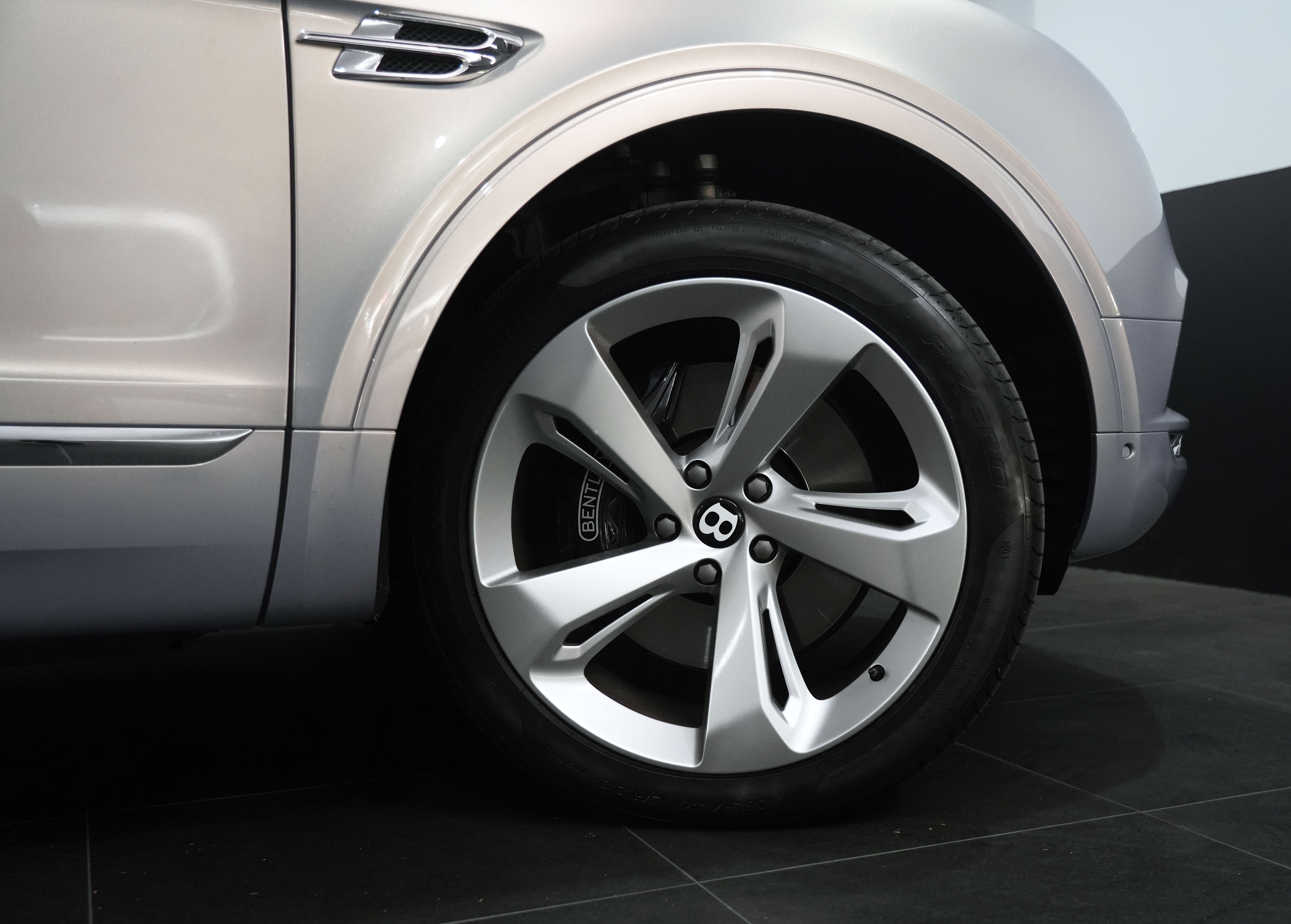 2017 Bentley Bentayga W12 SUV Image 26