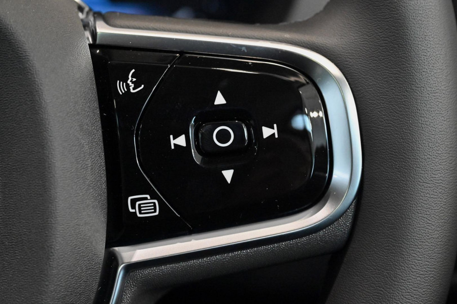 2026 Volvo XC60 UZ Ultra B5 Dark SUV Image 17