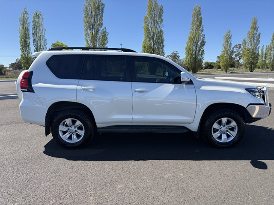 2020 Toyota LandCruiser Prado GDJ150R GXL SUV Image 3
