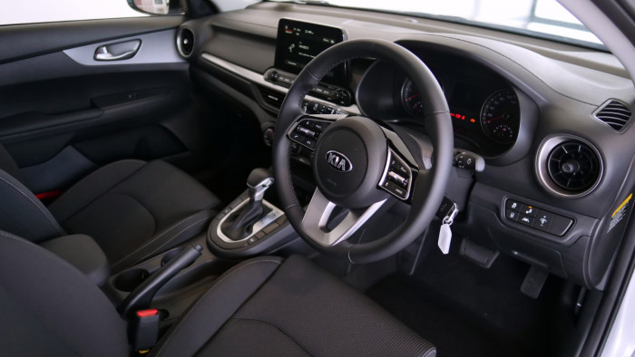 2020 MY1  Kia Cerato BD S with Safety Pack Hatchback Image 7