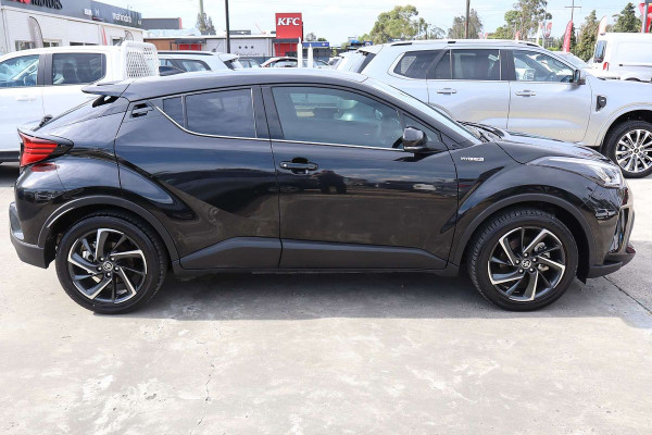 2023 Toyota C-HR  Koba SUV Image 8