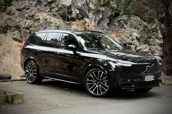 2026 Volvo XC90 L Series Ultra T8 Plug-in Hybrid Dark SUV Image 1
