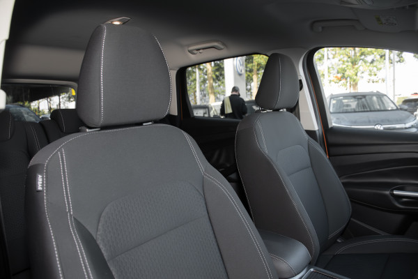 2017 Ford Escape SUV image 9