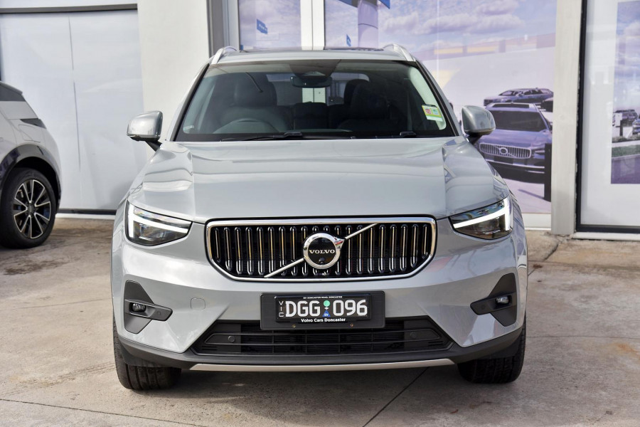 2024 MY25 Volvo XC40 XZ Ultra B4 Bright SUV Image 22