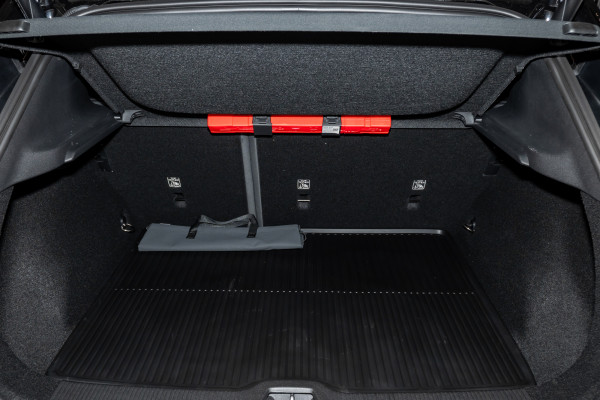2025 Volvo EX30  Single Motor Extended Range Ultra SUV Image 19