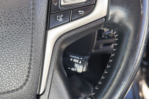 2019 Toyota LandCruiser VDJ200R VX SUV Image 14