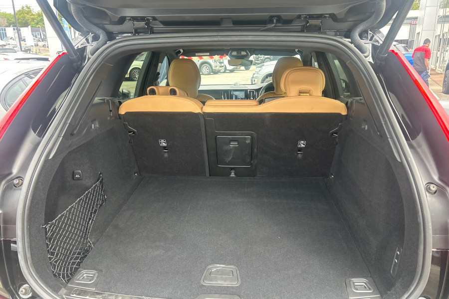 2021 MY22 Volvo XC60 UZ B5 Inscription SUV Image 26