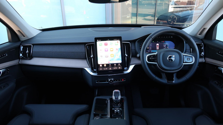2025 MY26 Volvo XC90 L Series Plus T8 Plug-in Hybrid Dark SUV Image 2
