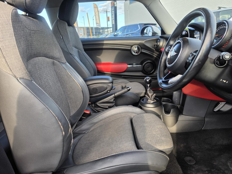 2015 MINI Cooper F56 Hatch Image 17