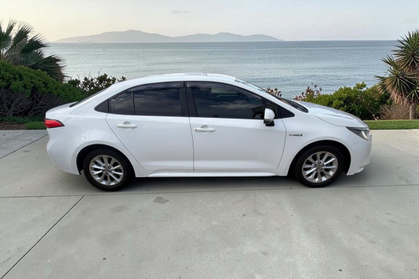 2021 Toyota Corolla ZWE211R SX Hybrid Sedan Image 2