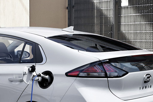 IONIQ Electric 3 recharge options.