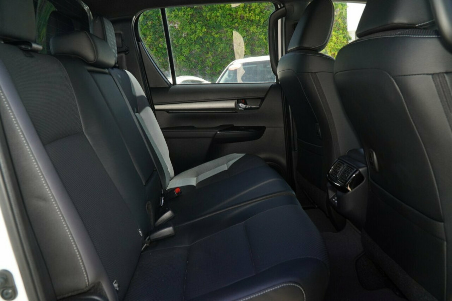 2024 Toyota HiLux GUN126R Rogue 48V Ute Image 7