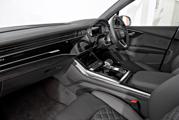 2026 MY25 Audi Q7 4M TFSI 250kW S line SUV image 8