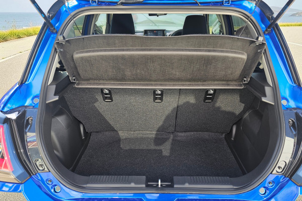 2025 Suzuki Swift UZ Hybrid Plus Hatch Image 6