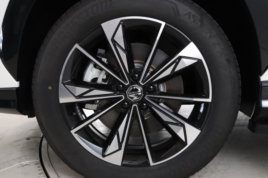 2026 MG HS Super Hybrid Essence SUV Image 6