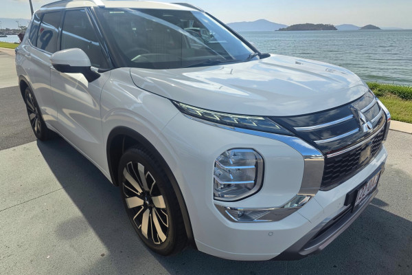 2025 Mitsubishi Outlander ZM Exceed SUV Image 1