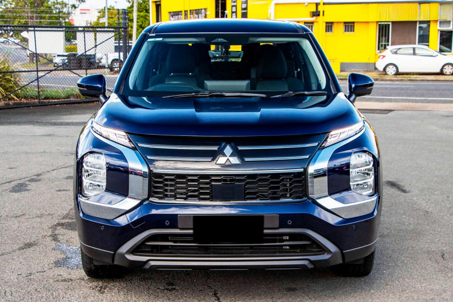 2026 Mitsubishi Outlander ZM ES SUV Image 3