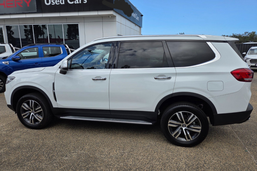 2024 LDV D90 Executive SUV Image 6
