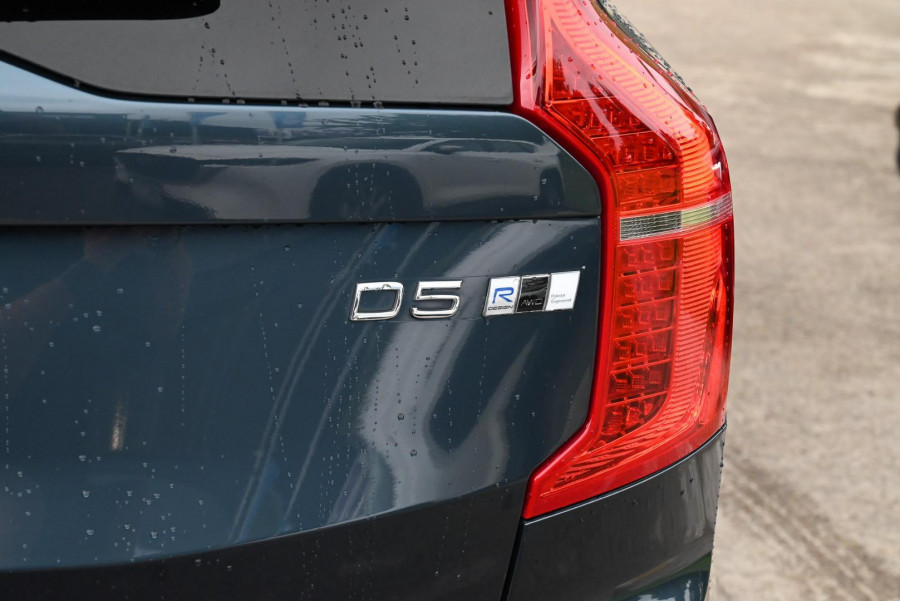 2020 Volvo XC90 L Series D5 R-Design SUV Image 12