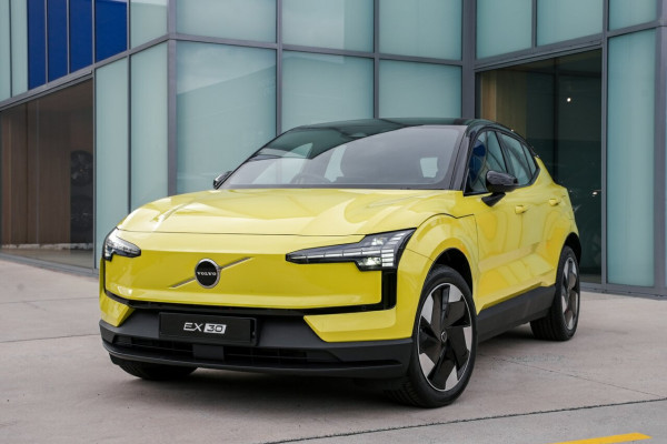 2024 MY25 Volvo EX30  Single Motor Extended Range Plus SUV Image 1