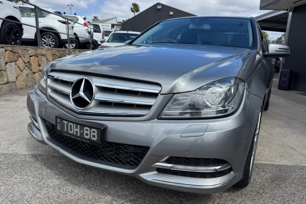 2012 Mercedes-Benz C-Class W204 C250 BlueEFFICIENCY Elegance Sedan Image 6