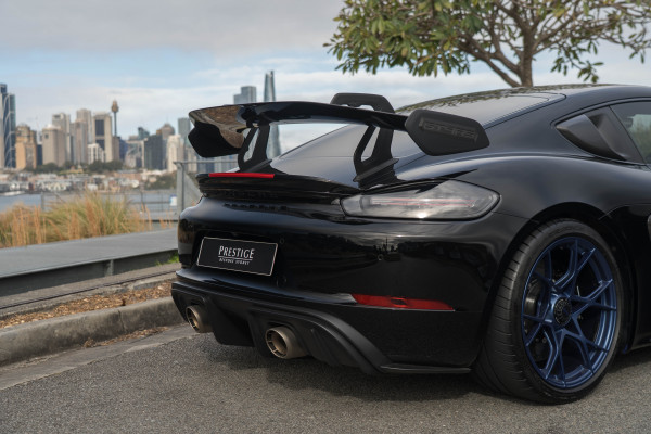2023 Porsche 718 Cayman GT4 RS Coupe Image 7