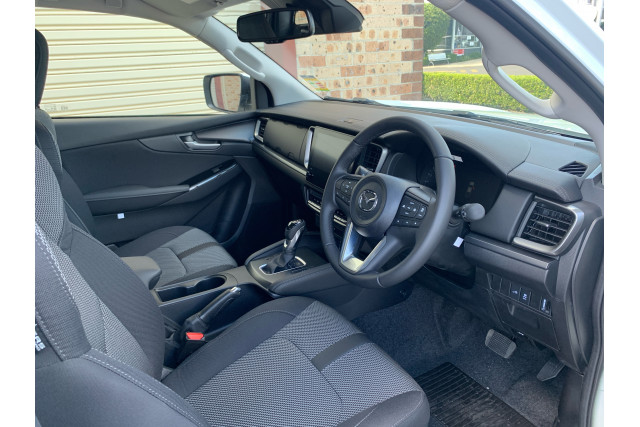 2025 Mazda BT-50  XTR Cab Chassis Image 4