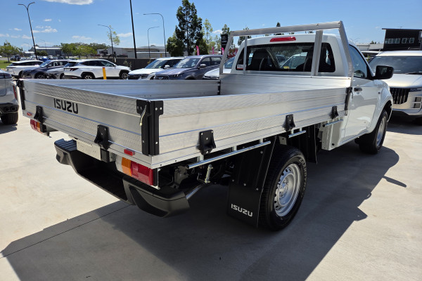 2026 Isuzu D-MAX RG SX High Ride Cab Chassis Image 3