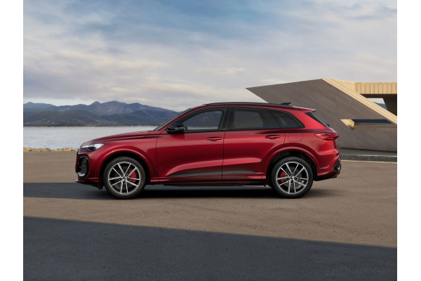 2026 MY25 Audi Q5 GU e-hybrid 270kW SUV Image 3