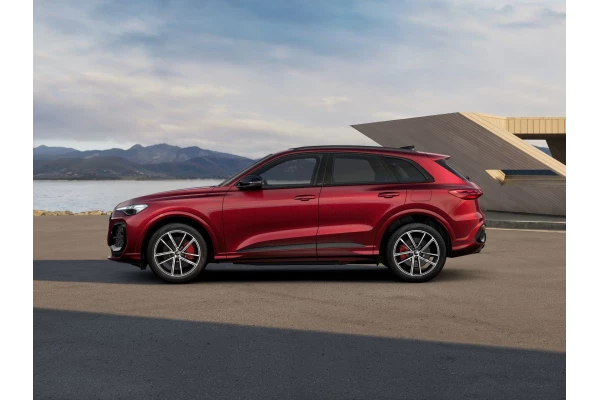 2026 MY25 Audi Q5 GU e-hybrid 270kW SUV Image 3