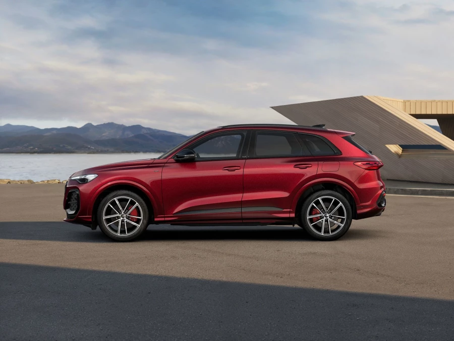 2026 MY25 Audi Q5 GU e-hybrid 270kW SUV Image 3