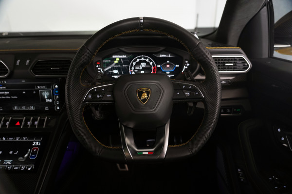 2022 Lamborghini Urus SUV Image 34