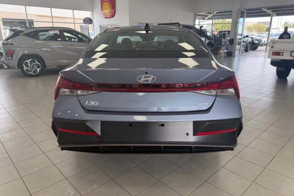 2026 Hyundai i30 CN7.V4 Elite Hybrid Sedan Image 8