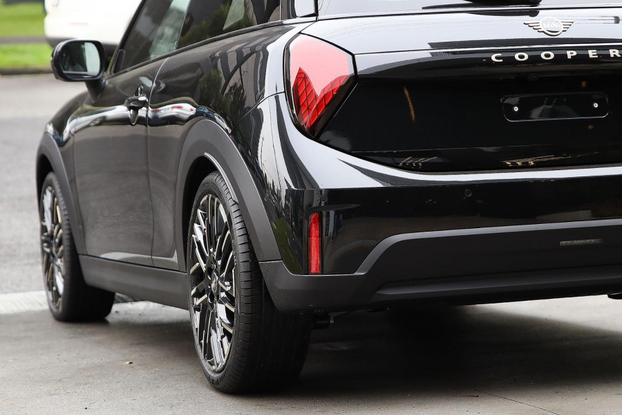 2026 MINI Cooper F66 C Favoured Hatch